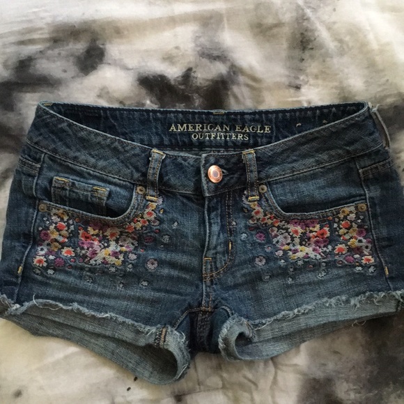 American Eagle Outfitters Pants - American Eagle embroidered shorts